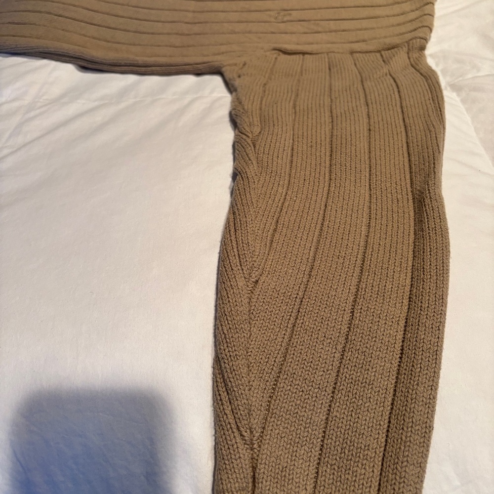 Sweater - Picture 6 of 7